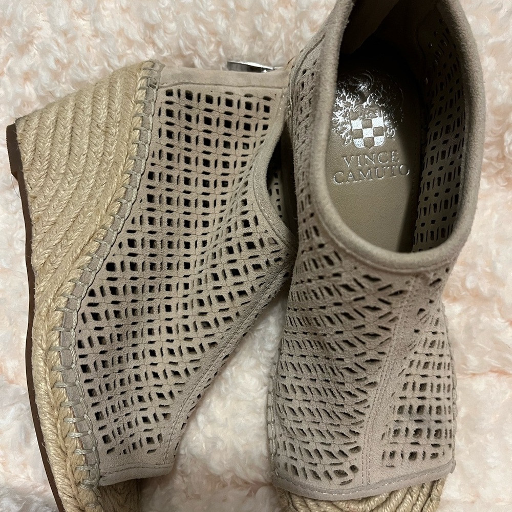 Vince Camuto Women's Tan Espadrille Shoes